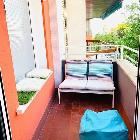 El Segon Pis Apartment *